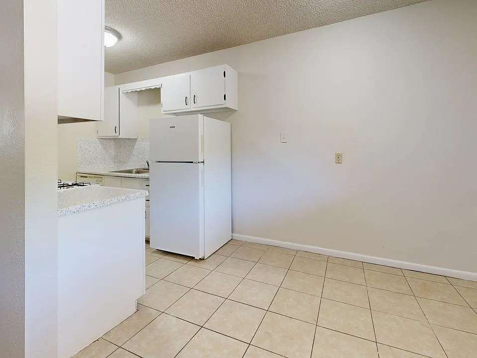 Victor South Apartments