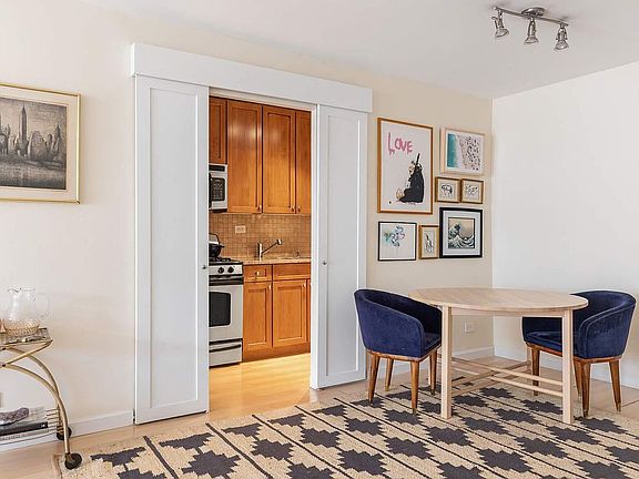 2nd image of 165 W 66th St APT 7Y