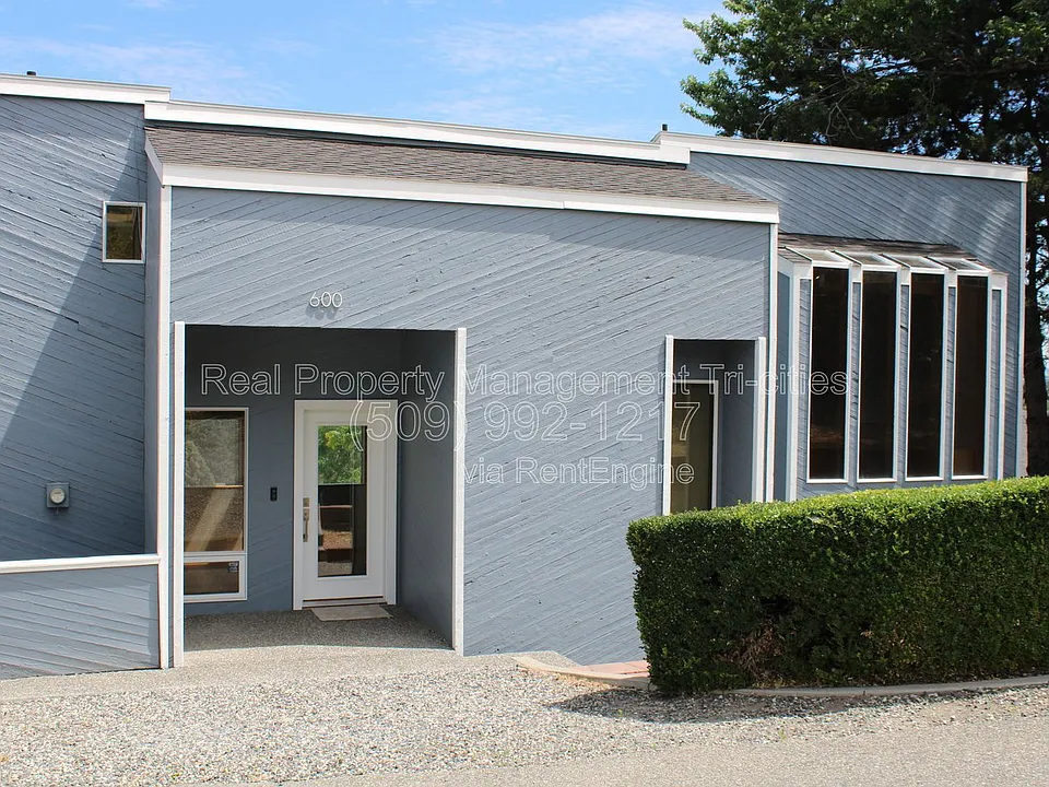 600 W 26th Pl