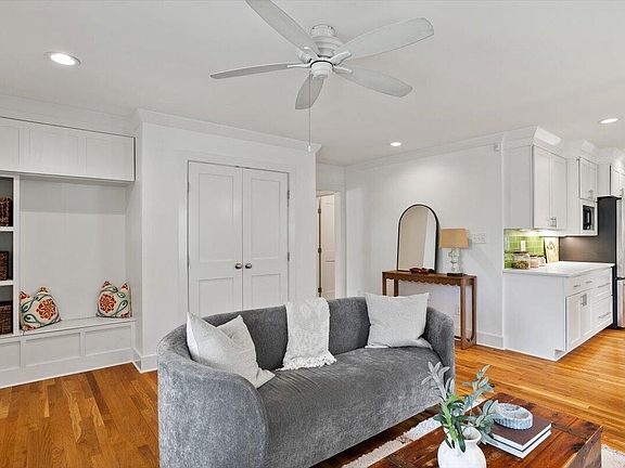 4th image of 1802 Bennett St