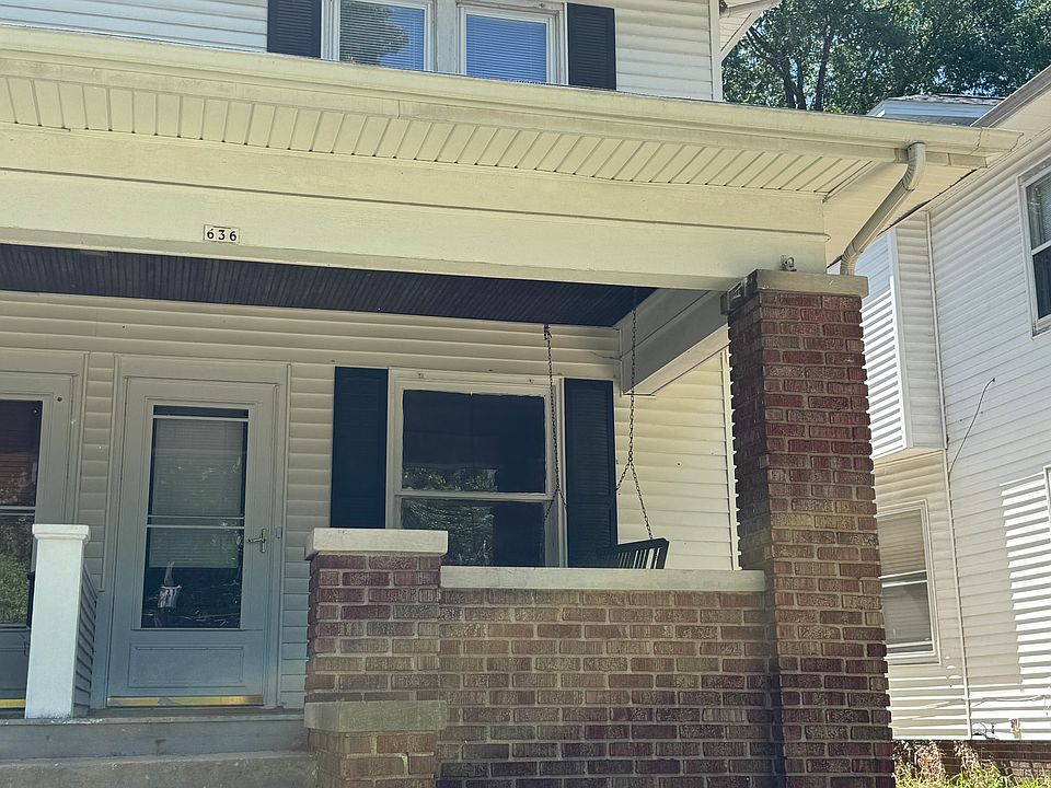 Front porch/Entrance