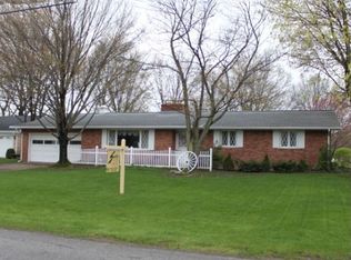1221 Greenfield Dr, Erie, PA
