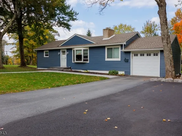 3 Robinhood Ln, Vernon Twp., NJ 07422