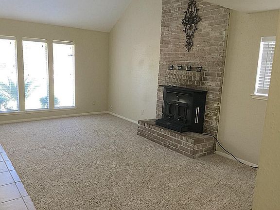 2nd image of 3286 Hunters Glen Dr