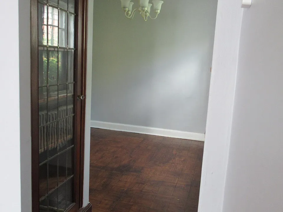 Entry to dining room