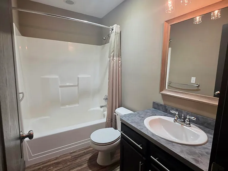 117 N Howard St — Photo 16