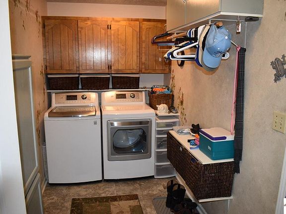 3rd image of 5350 Jewell Ln