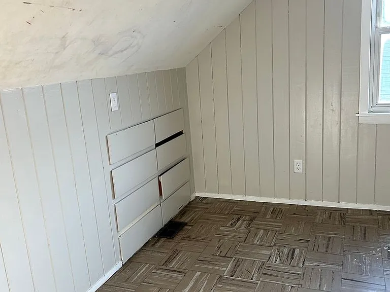 122 W Florence Ave — Photo 12