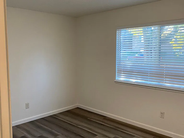 9841 Lincoln Village Dr — Photo 5