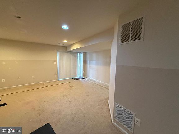 4th image of 113 Executive Cir