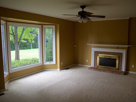 4th image of 45021 Seabrook Dr