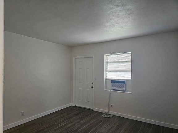 5th image of 1421 SE 3rd Ct #8