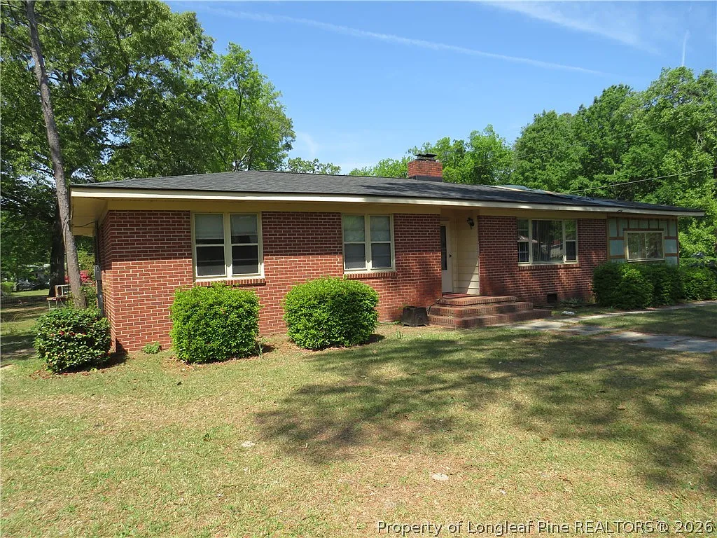 3 bed, 2.0 bath, 1802 sqft, $1,495 — Photo 2