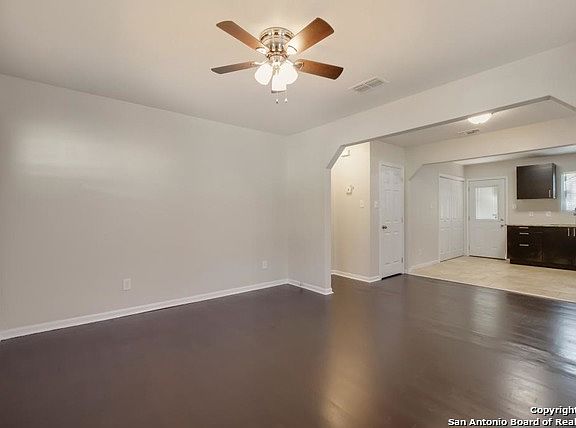 5th image of 218 Vereda St