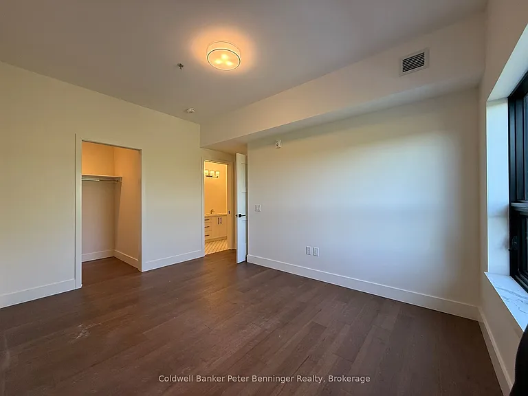 604 Queen St S #401 — Photo 16