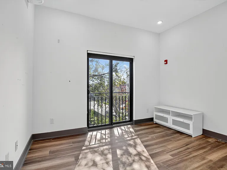1935 E Hazzard St #303 — Photo 3