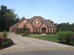 3208 Thornbury Dr, Springdale, AR 72764