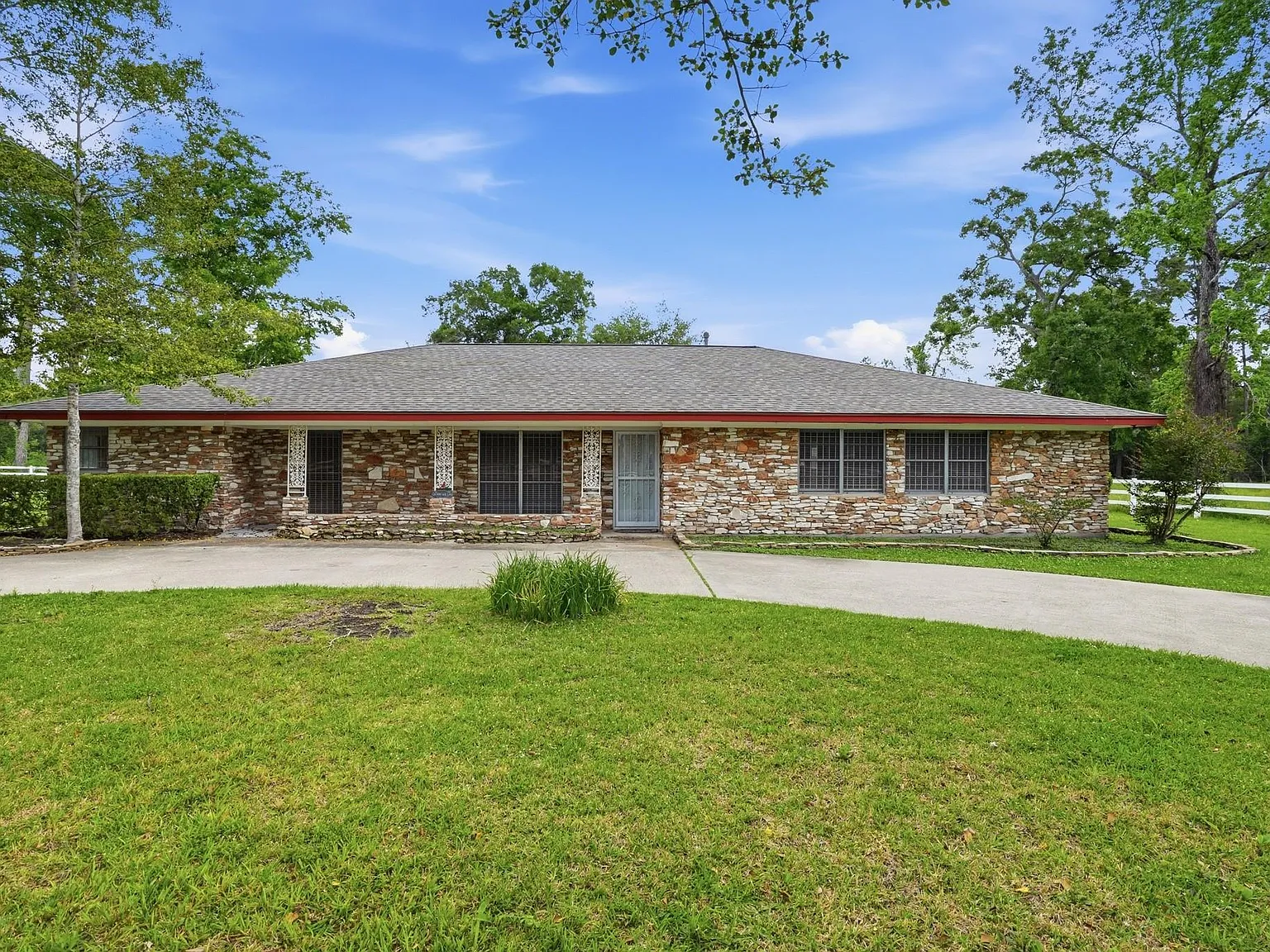 4 bed, 3.0 bath, 3040 sqft, $3,200 — Photo 2