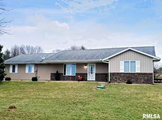 1214 Spring Bay Rd, East Peoria, IL 61611