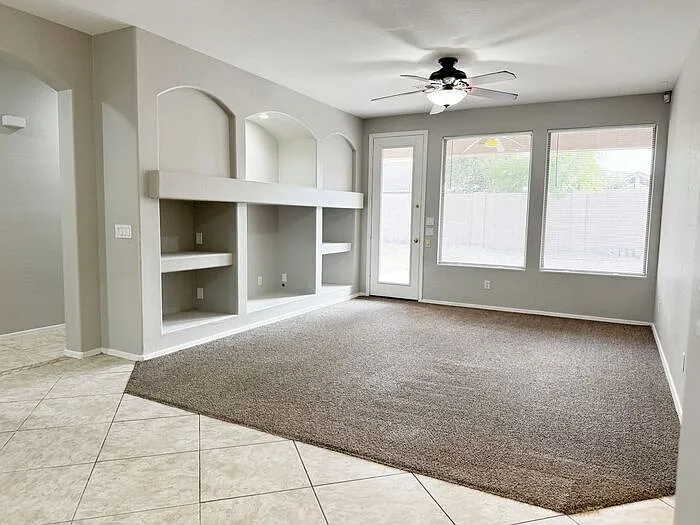 2421 W Ellis St — Photo 19