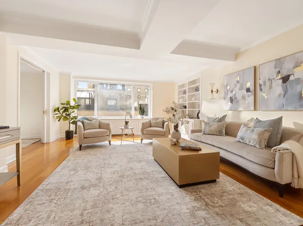 1049 5th Avenue image 1 of 9