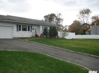 82 Walter Ct, Commack, NY 11725