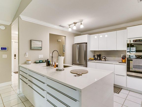 5th image of 1740 Shower Tree Way
