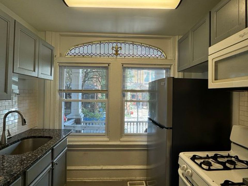 1st image of 220 Buckingham Pl #1A1