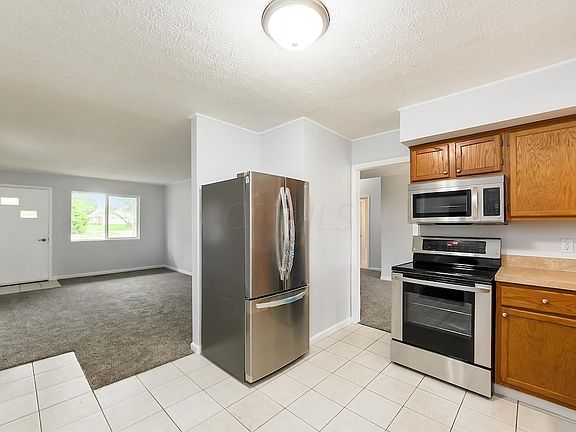 4th image of 2876 Dennis Ln