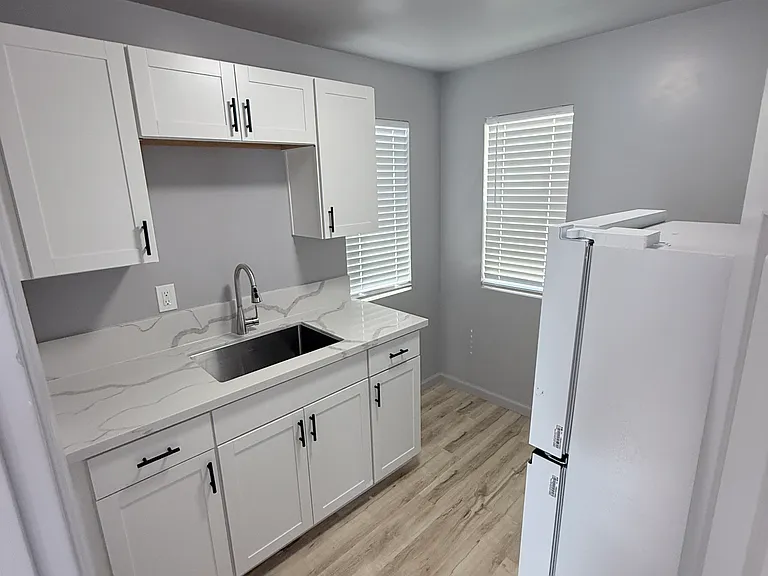708 Sutter St — Photo 16