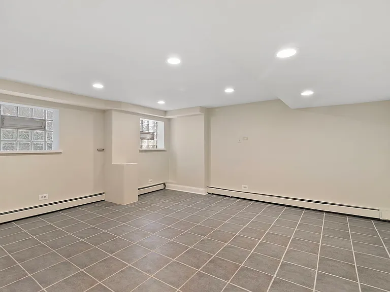 1031 Wesley Ave #1 — Photo 14