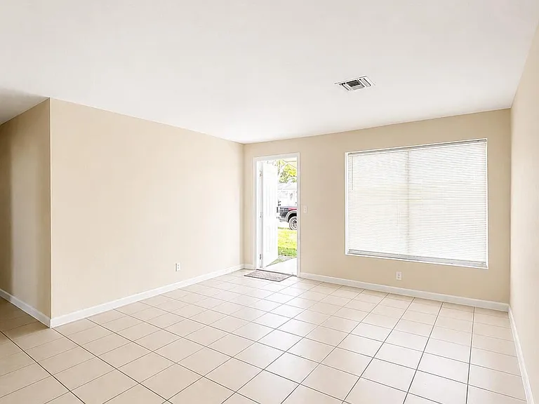 4285 SW 49th St — Photo 7