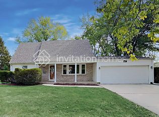 209 Dunlap Pl, Schaumburg, IL 60194