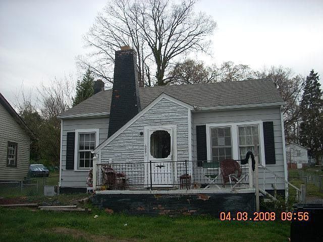 1st image of 609 Piedmont Way