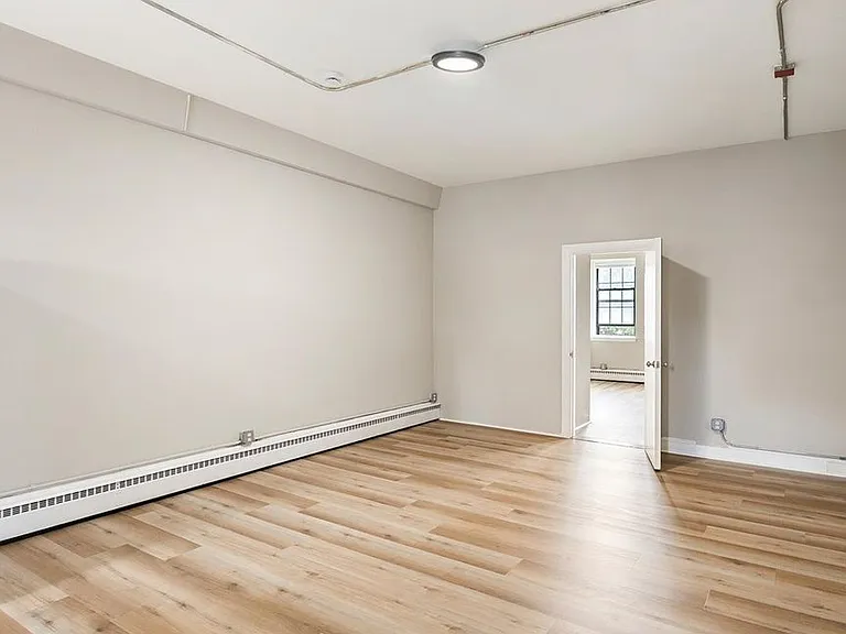 26 Main St — Photo 5