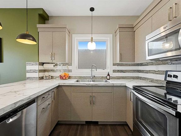 4th image of 59 NW Village Cres