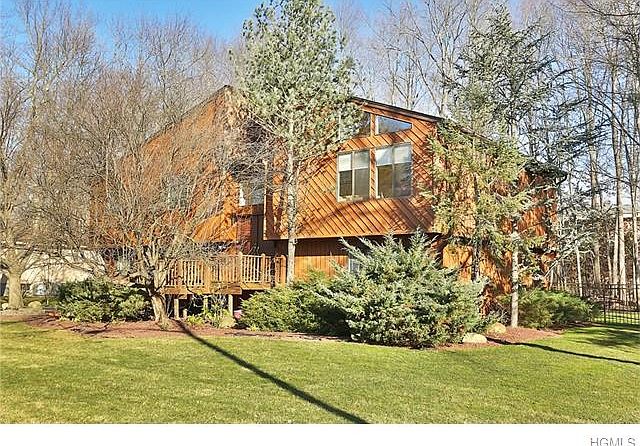 1st image of 4 Tarry Hill Dr