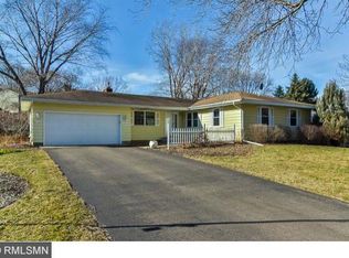 2594 Pond Ave E, Maplewood, MN 55119