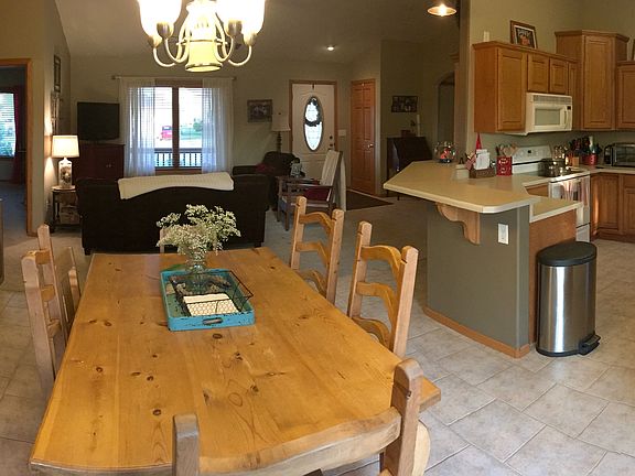 5th image of 421 Oakmont Dr