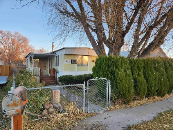 332 Montana St, Gooding, ID 83330