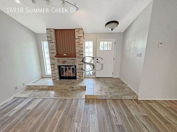 3rd image of 16918 Summer Creek Dr