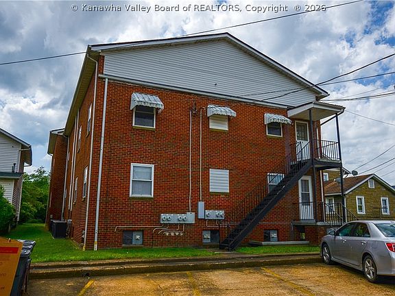 2nd image of 211 4th Ave