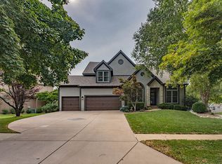 7914 Darnell Ln, Lenexa, KS 66215