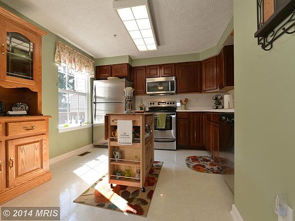 5th image of 940 Jessicas Ln Unit 18