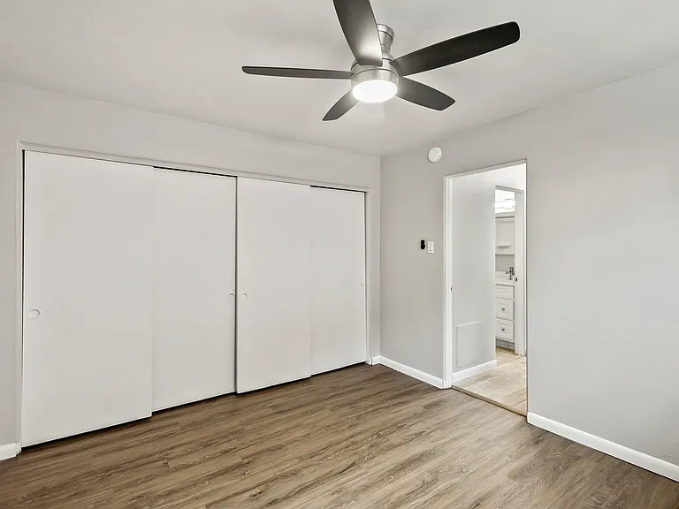 1536 Vine St — Photo 7