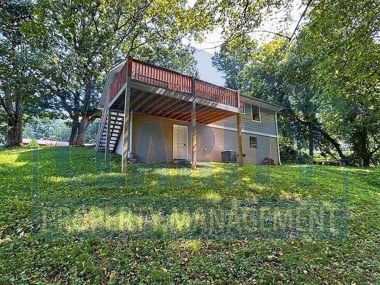 1970 Greendale Dr NE — Photo 4