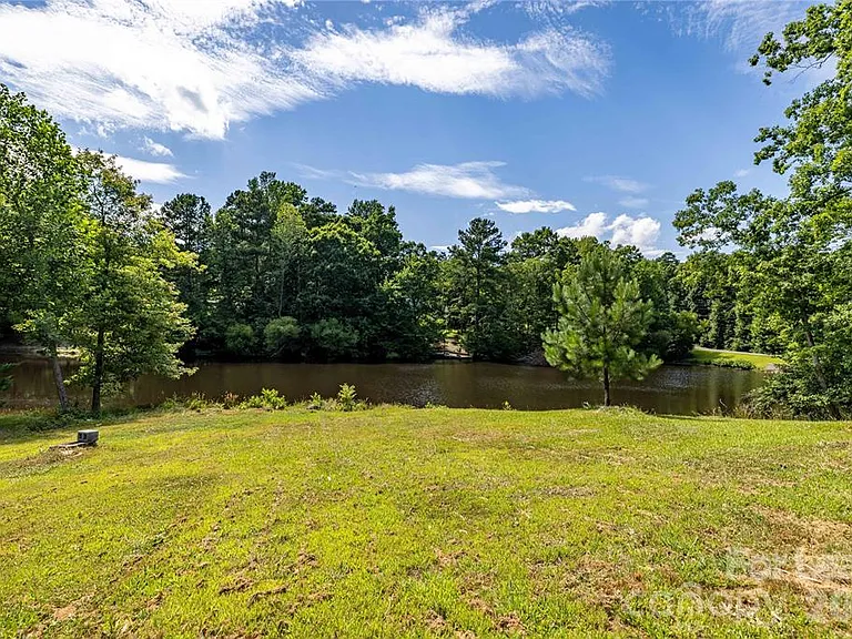 429 Creswell Rd — Photo 5