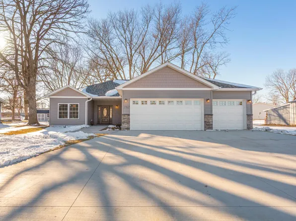 2702 Park Ave NW, Faribault, MN 55021