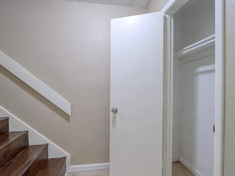 707 Harbour Town Dr #1 — Photo 20