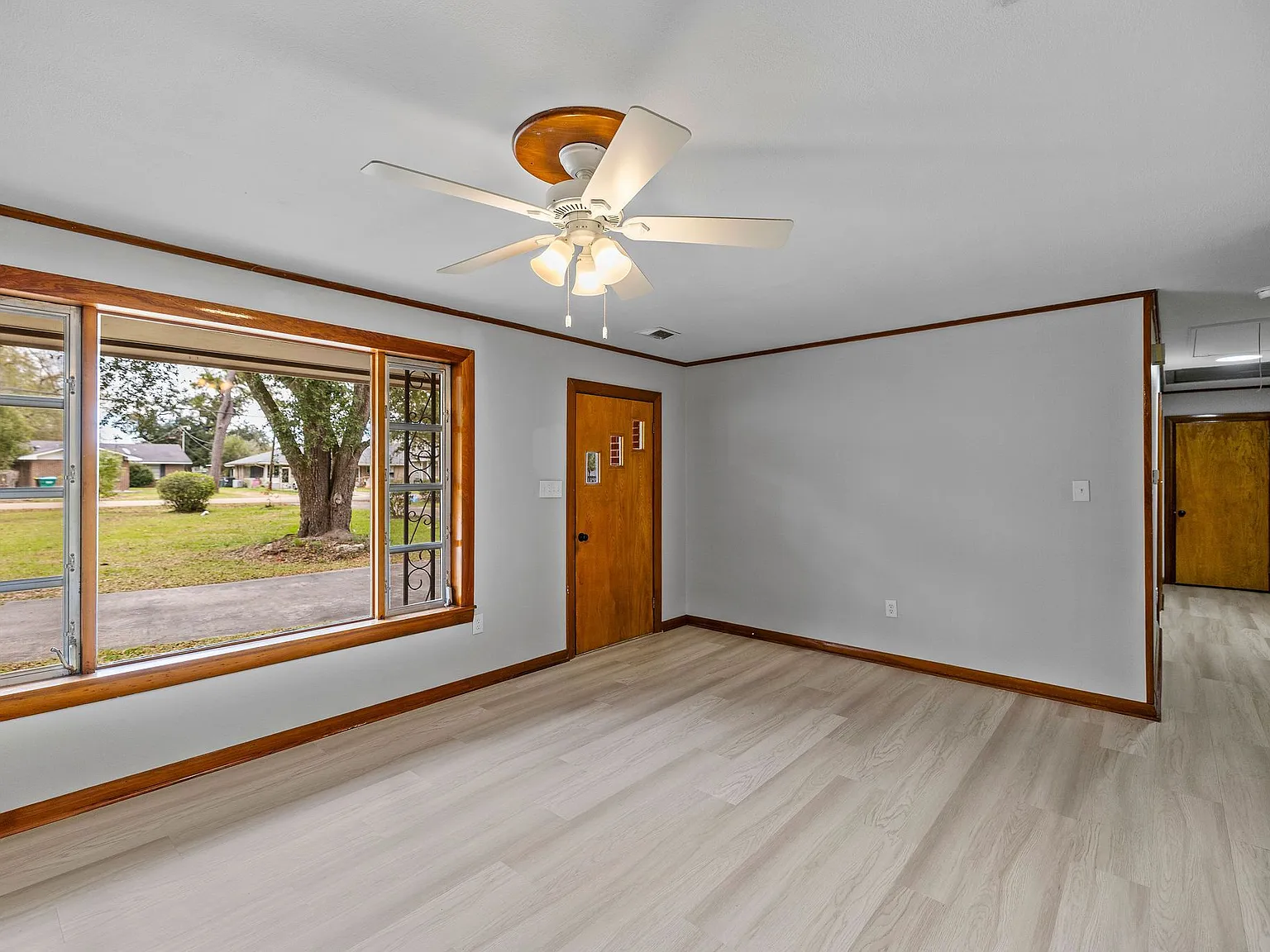 3 bed, 1.5 bath, 1875 sqft, $1,875 — Photo 1